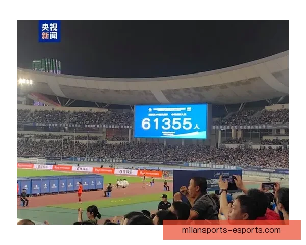 苏超赛场旁人才服务台亮相 南京体育助力青年就业获点赞